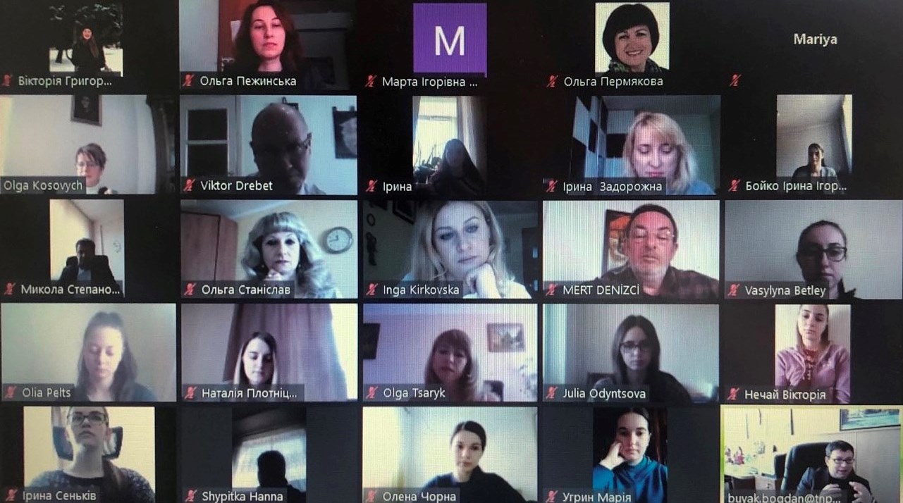 Дискусія учасників конференції